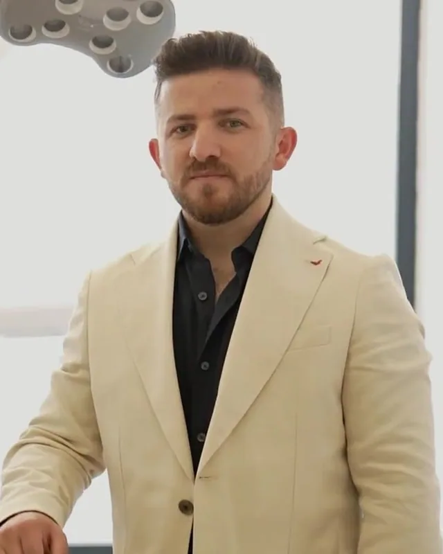 Dt. Emre Birgül — Diş Hekimi
